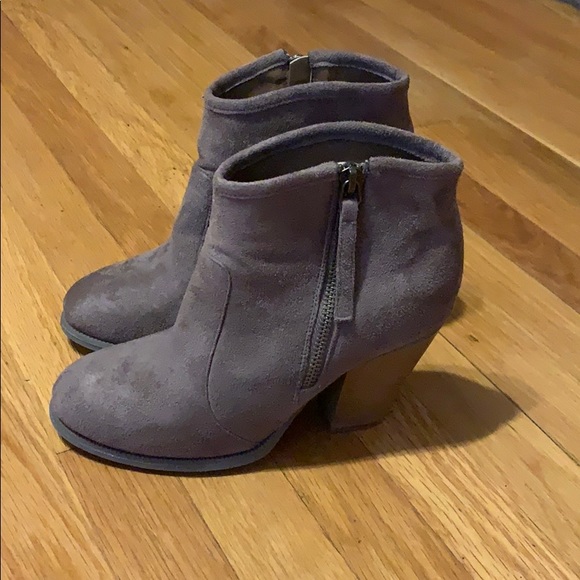 Taupe brown booties size 6 - Picture 2 of 4